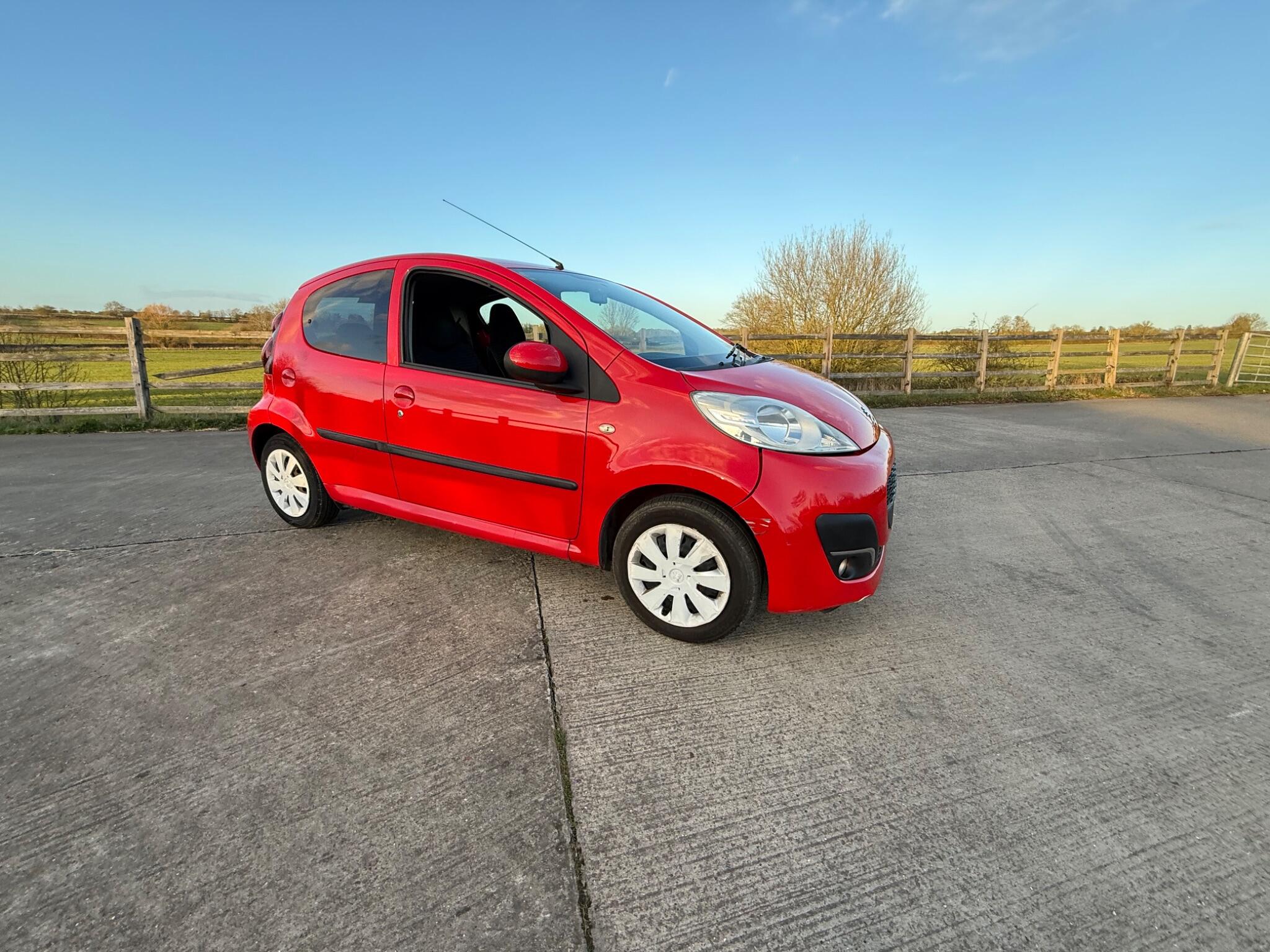 Peugeot 107 1.0 12V Active Euro 5 5dr — photo 50 of 86